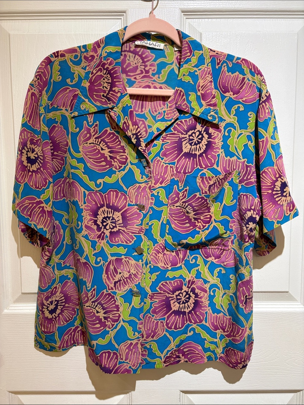 Vibrant VTG Tahari medium Floral Button-Down Shirt Teal Purple Green 100% silk
